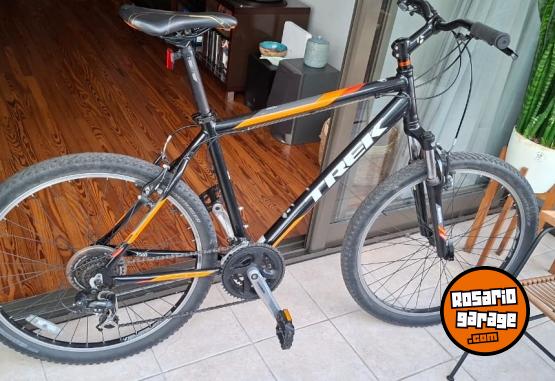 Deportes - BICICLETA TREK RODADO 26 USADA TALLE L COMO NUEVA COLOR NEGRO - En Venta