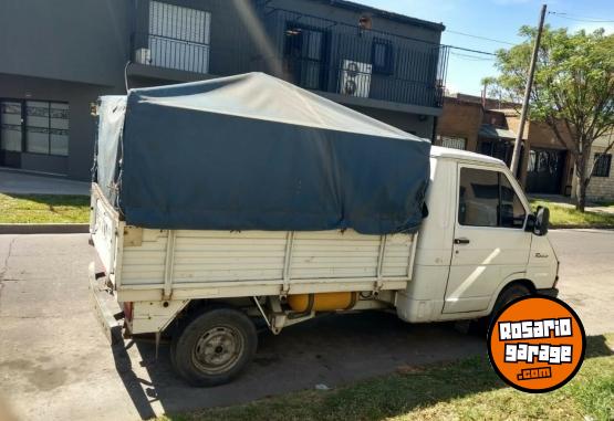 Utilitarios - Renault Rodeo 1999 GNC 111Km - En Venta