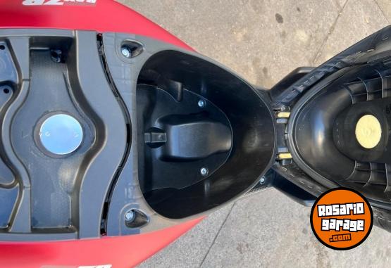 Motos - Yamaha Yamaha ZR fi 2023 Nafta 7700Km - En Venta