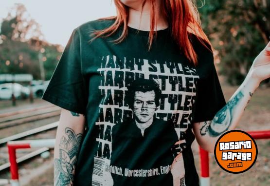 Indumentaria - Remeras en oferta anime series peliculas videogames - En Venta