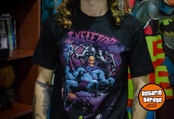 Indumentaria - Remeras en oferta anime series peliculas videogames - En Venta