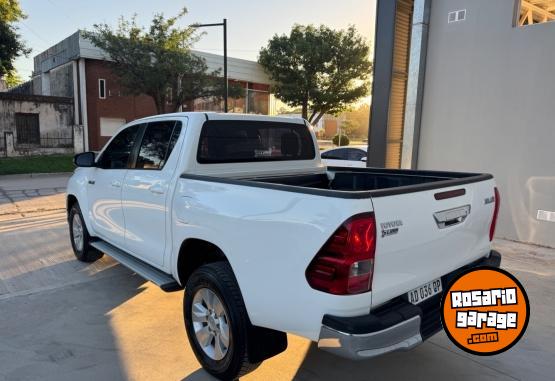 Camionetas - Toyota Hilux sr 4x2 mt 2018 Diesel 114000Km - En Venta