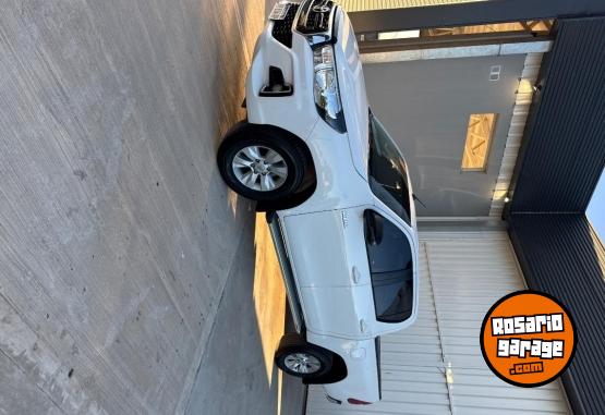 Camionetas - Toyota Hilux sr 4x2 mt 2018 Diesel 114000Km - En Venta