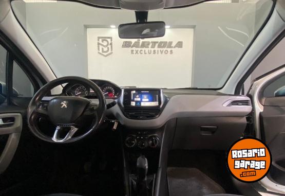 Autos - Peugeot 208 Touchcreen 2014 Nafta 92300Km - En Venta