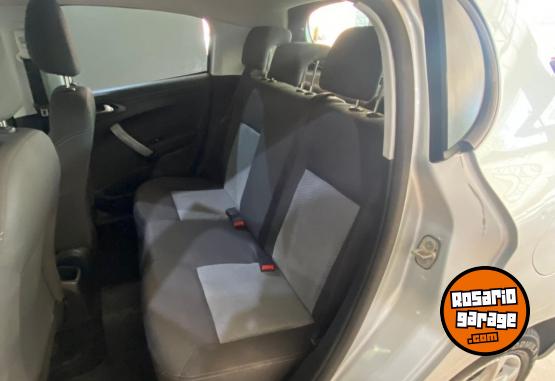 Autos - Peugeot 208 Touchcreen 2014 Nafta 92300Km - En Venta