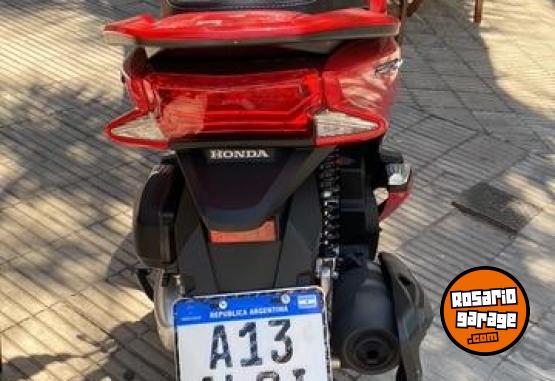 Motos - Honda PCX 150 2017 Nafta 12500Km - En Venta