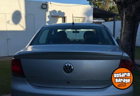 Autos - Volkswagen Voyage 2010 Nafta 300Km - En Venta