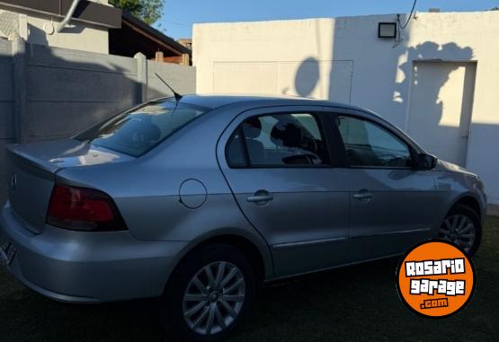 Autos - Volkswagen Voyage 2010 Nafta 300Km - En Venta