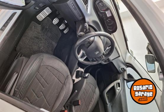 Autos - Peugeot 208 felline 2016 Nafta 91000Km - En Venta