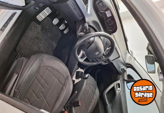 Autos - Peugeot 208 felline 2016 Nafta 91000Km - En Venta