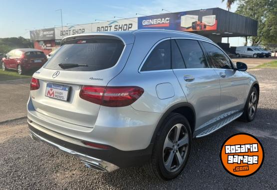 Autos - Mercedes Benz GLC 300 4MATIC 2017 Nafta 110000Km - En Venta