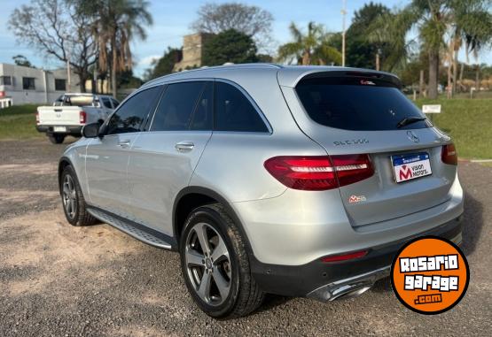 Autos - Mercedes Benz GLC 300 4MATIC 2017 Nafta 110000Km - En Venta