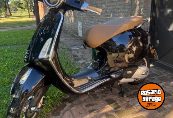 Motos - Vespa PRIMAVERA 150 2018 Nafta 4300Km - En Venta