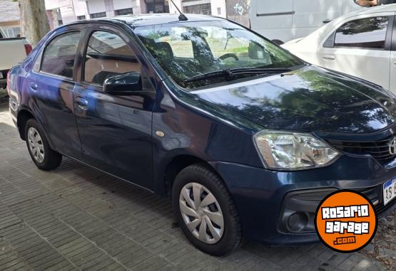 Autos - Toyota Etios 2017 Nafta 97000Km - En Venta