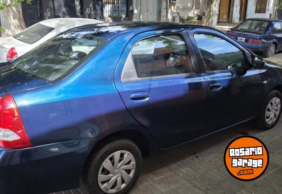 Autos - Toyota Etios 2017 Nafta 97000Km - En Venta