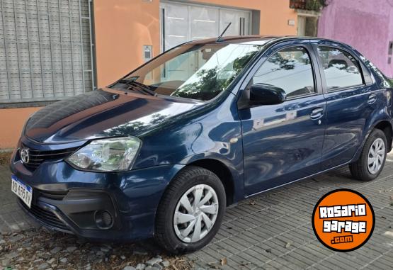 Autos - Toyota Etios 2017 Nafta 97000Km - En Venta