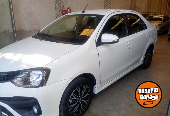 Autos - Toyota Etios 2023 Nafta 66000Km - En Venta