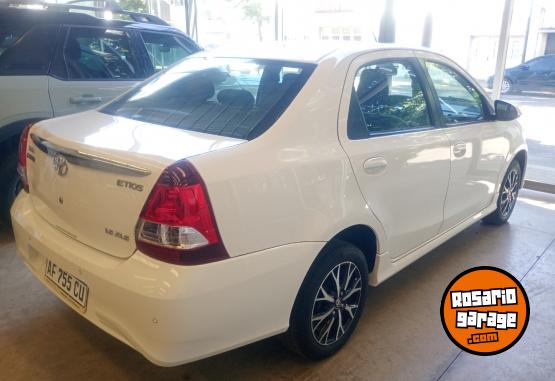 Autos - Toyota Etios 2023 Nafta 66000Km - En Venta