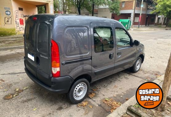 Utilitarios - Renault Kangoo 2016 GNC 140000Km - En Venta