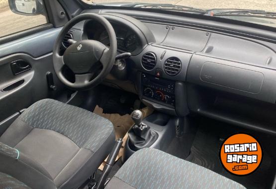 Utilitarios - Renault Kangoo 2016 GNC 140000Km - En Venta