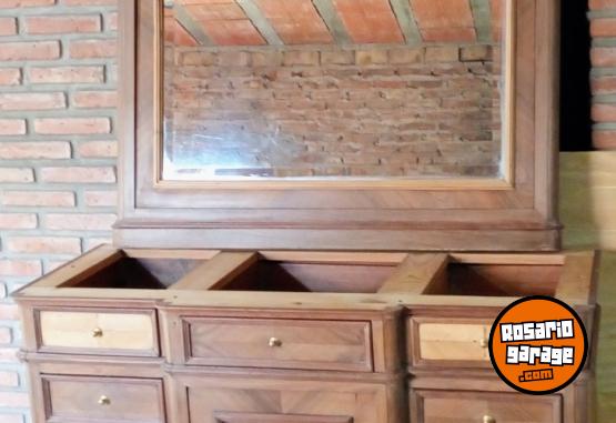 Hogar - Mueble antiguo con espejo lavado - En Venta