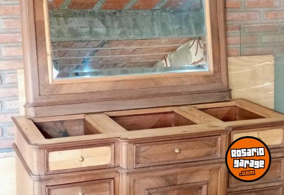 Hogar - Mueble antiguo con espejo lavado - En Venta