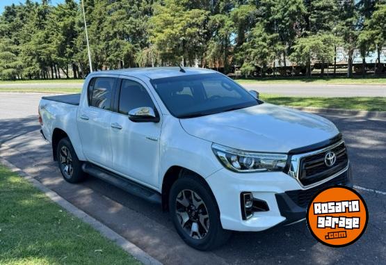 Camionetas - Toyota Hilux 4x4 SRX 2020 Diesel 96000Km - En Venta