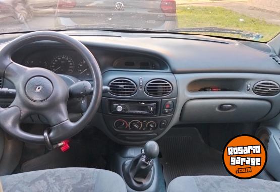 Autos - Renault Megane Rxe 1999 Nafta 260000Km - En Venta