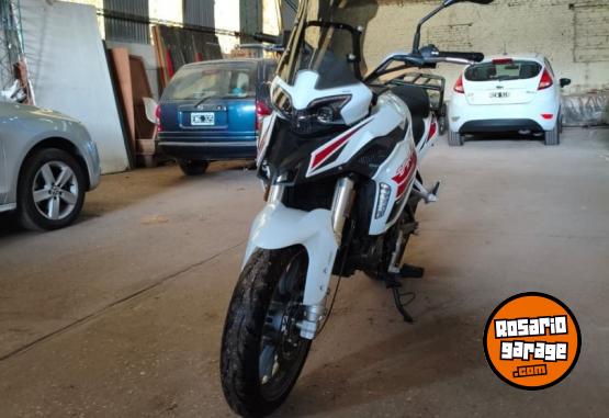Motos - Benelli TRK 2021 Nafta 5600Km - En Venta