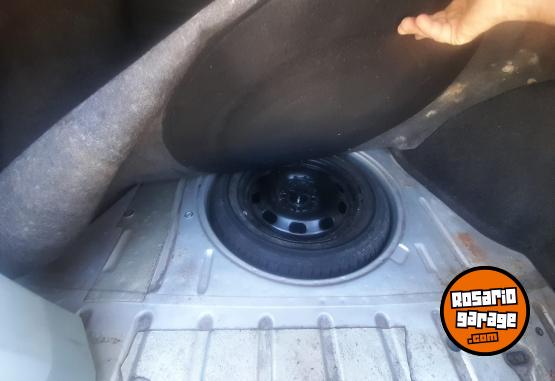 Autos - Volkswagen Voyage 2010 Nafta 150000Km - En Venta