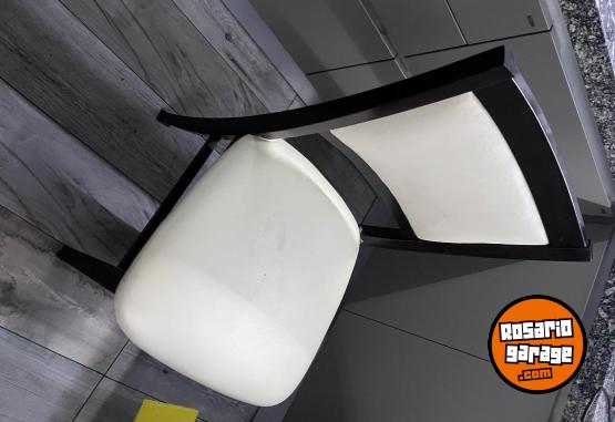 Hogar - Mesa con 4 sillas - En Venta