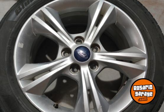 Accesorios para Autos - Llantas 16" Ford Focus Originales Muy buenas. $450.000 las 4. NO BAJO PRECIO - En Venta
