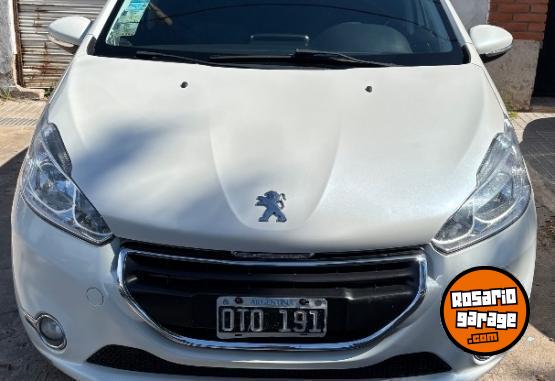 Autos - Peugeot 208 Allure 1.6 touchscree 2015 Nafta 149000Km - En Venta