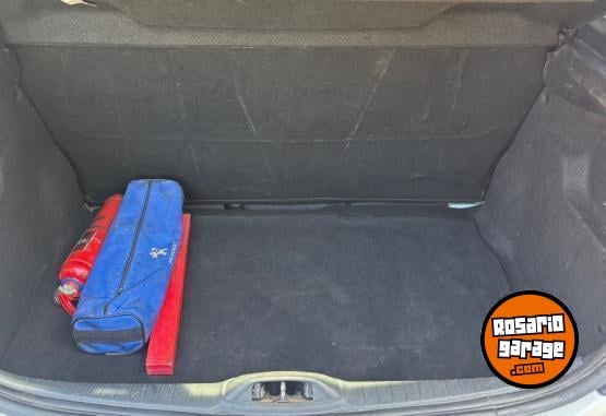 Autos - Peugeot 208 Allure 1.6 touchscree 2015 Nafta 149000Km - En Venta