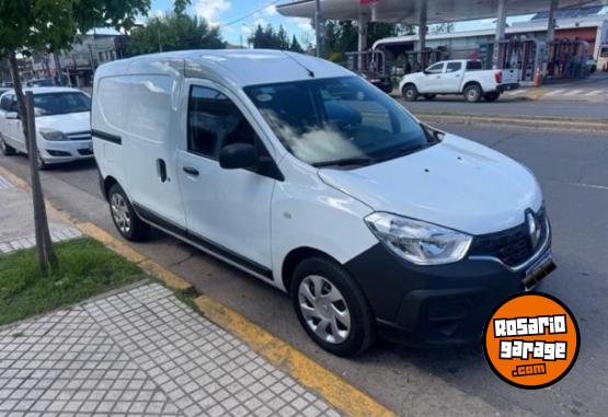 Utilitarios - Renault Kangoo 2024 GNC 50000Km - En Venta