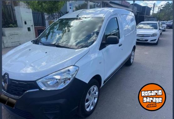 Utilitarios - Renault Kangoo 2024 GNC 50000Km - En Venta