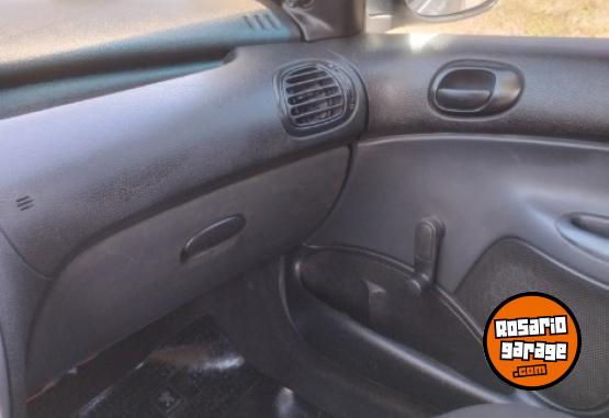 Autos - Peugeot 206 1.4 5 puertas Generat 2010 Nafta 180000Km - En Venta