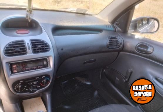 Autos - Peugeot 206 1.4 5 puertas Generat 2010 Nafta 180000Km - En Venta