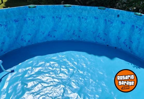 Hogar - Pileta lona - En Venta