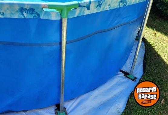 Hogar - Pileta lona - En Venta