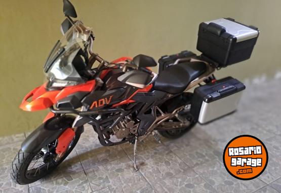 Motos - Zontes T310 2023 Nafta 2000Km - En Venta