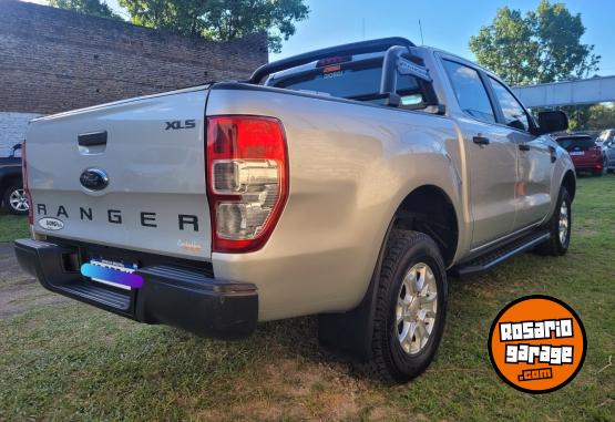 Camionetas - Ford Ranger XLS 3.2 2017 Diesel 200000Km - En Venta