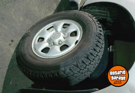 Camionetas - Toyota Hilux 2014 Diesel 73000Km - En Venta