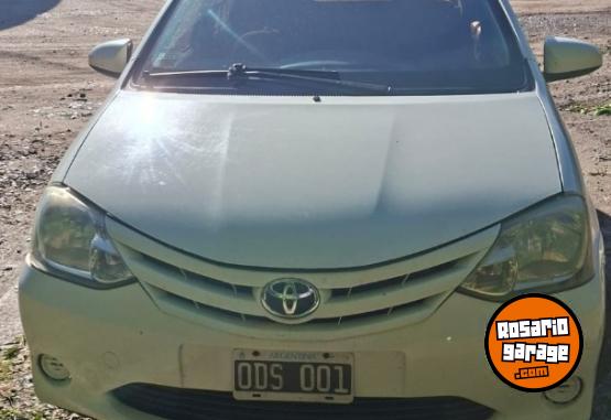 Autos - Toyota ETIOS XS 2014 GNC 250000Km - En Venta