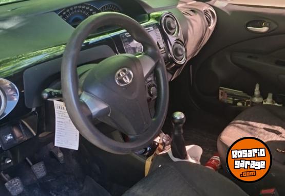Autos - Toyota ETIOS XS 2014 GNC 250000Km - En Venta