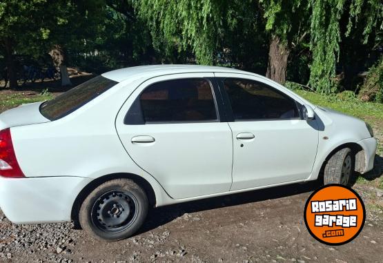 Autos - Toyota ETIOS XS 2014 GNC 250000Km - En Venta