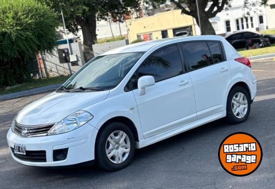 Autos - Nissan Tiida 2011 Nafta 130000Km - En Venta
