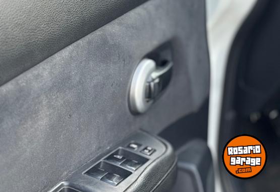 Autos - Nissan Tiida 2011 Nafta 130000Km - En Venta