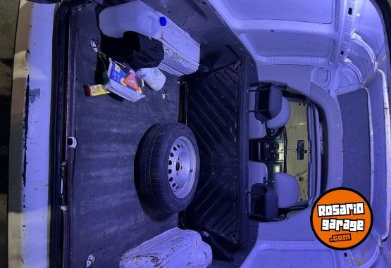 Utilitarios - Volkswagen Caddy 2007 Diesel 250000Km - En Venta