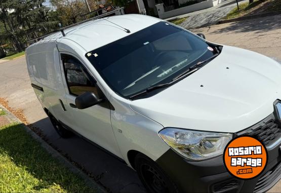 Utilitarios - Renault Kangoo 2022 Diesel 117000Km - En Venta